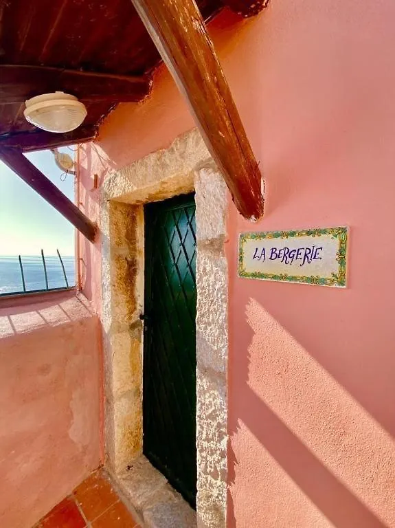 ベッド・アンド・ブレックファスト B&B La Bergerie タオルミーナ