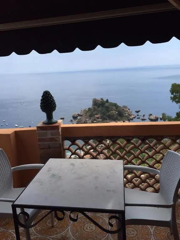 ベッド・アンド・ブレックファスト B&B La Bergerie タオルミーナ イタリア